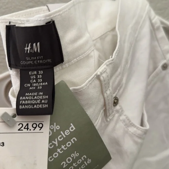 H&M - SLIM FIT SHORTS - Picture 2 of 3